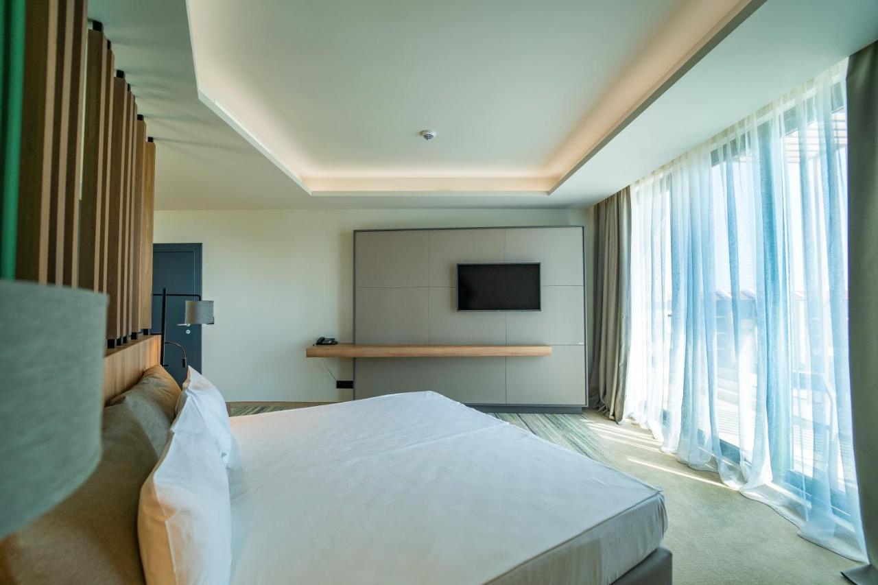 Hvd Reina Del Mar - Premium Spa Service & Free Parking Obzor Eksteriør billede